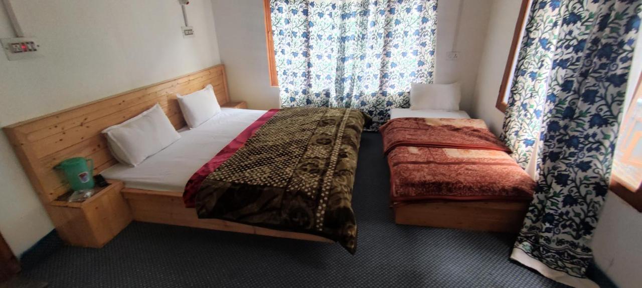 Jahangir Cottage Pahalgam Ngoại thất bức ảnh