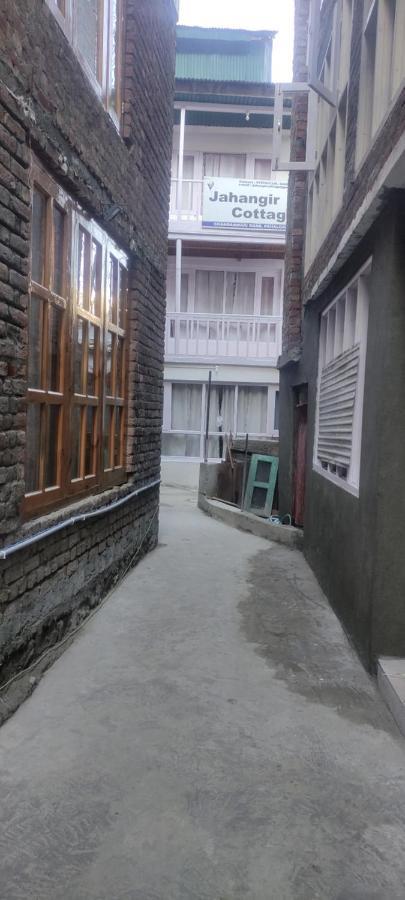 Jahangir Cottage Pahalgam Ngoại thất bức ảnh